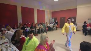 [VIDEO] Charytatywny Bal w Słońsku! Ludzie dobrego serca przeobrazili się w postacie z bajek by wesprzeć rehabilitację nóżki Mikołaja!