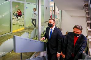 [VIDEO] Prezydent o szpitalu rehabilitacyjnym dla osób po Covid-19 MSWiA w Głuchołazach: To pierwsza taka placówka i pierwszy taki oddział w Europie