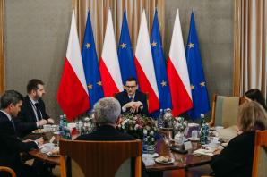 Premier spotkał się z Wysokim Komisarzem ONZ ds. Uchodźców. UNHCR zaangażuje się w pomoc, także finansową, uchodźcom z Ukrainy w Polsce