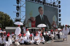 [VIDEO] W Markowej na Podkarpaciu odbyła się msza beatyfikacyjna Józefa i Wiktorii Ulmów oraz ich siedmiorga dzieci. W Eucharystii uczestniczyli Prezydent Andrzej Duda z Małżonką Agatą Kornhauser–Dudą