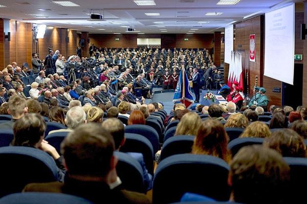 Bez silnych ośrodków naukowych trudno realizować marzenia o rozwoju. Premier Beata Szydło na inauguracji roku akademickiego w Gorzowie Wielkopolskim