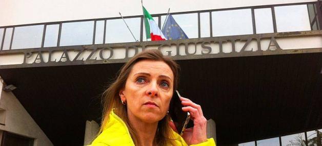 [Video] Madre polacca fa riferire  alle forze dell'ordine antimafia il giudice e gli avvocati che  scandalosamente non permettono  il ritorno del ragazzo polacco per il nostro paese! Notifica  Direzione Investigativa Antimafia (DIA)