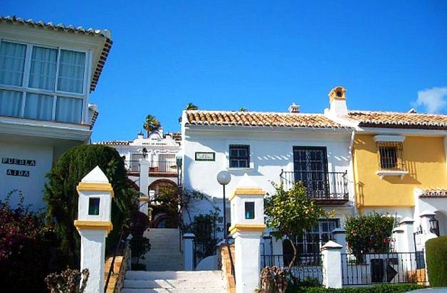 Domy Costa Blanca, Costa Del Sol - jakimi atrakcjami kusi hiszpańskie wybrzeże w okolicach Alicante i Malagi?