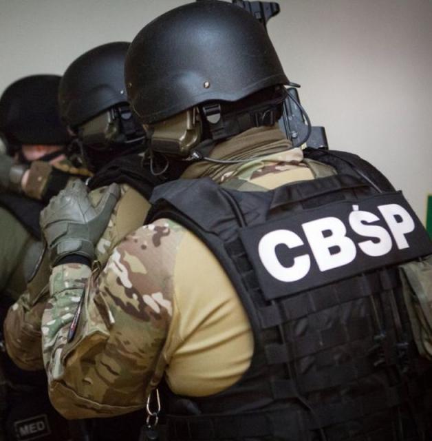 Oszust podszywający się pod funkcjonariusza CBŚP wpadł w ręce policjantów