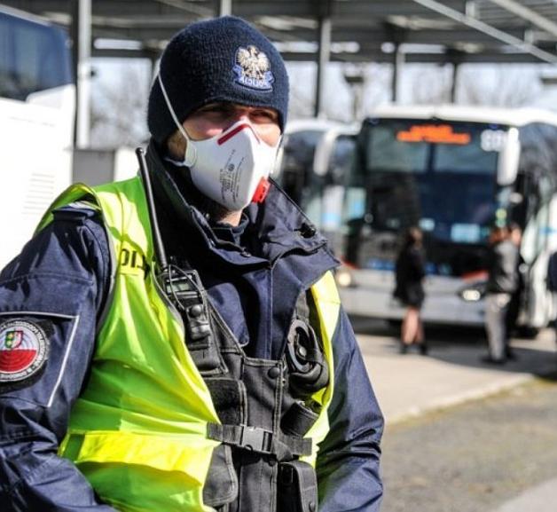 Policjanci również strzegą polskich granic