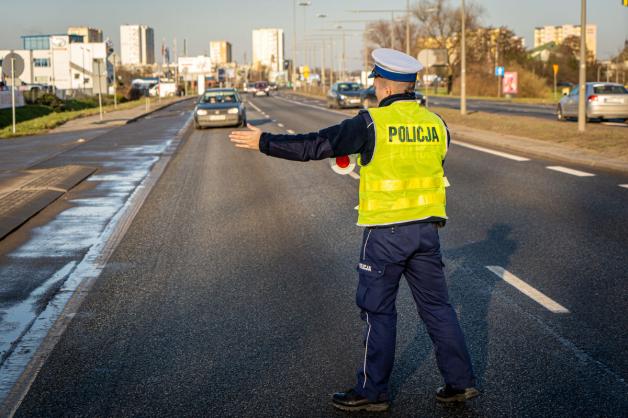 Troje dzieci w aucie i 6000 zł. mandatu