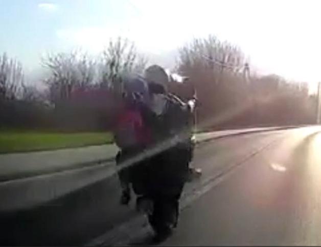  [VIDEO] Wheelie, wheelie i po prawo jazdy w jednej chwili